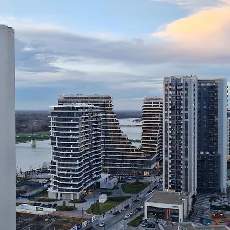 Lux Apartman Lola Sajmiste Bagian luar foto
