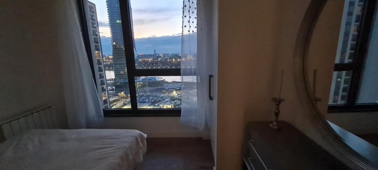 Lux Apartman Lola Sajmiste Bagian luar foto
